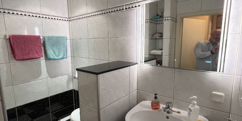 G-WC mit Dusche