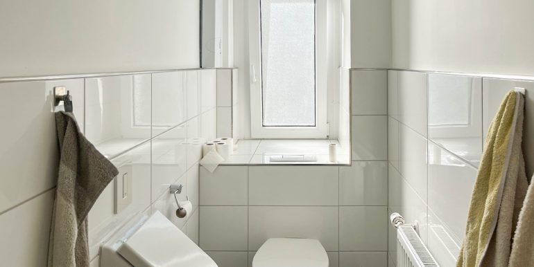 separates WC