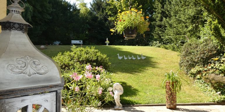 Gartenansicht von der Terrasse