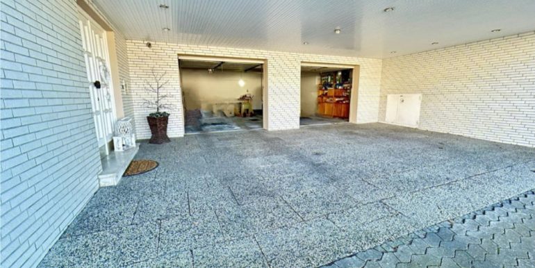 Doppelgarage im Haus UG