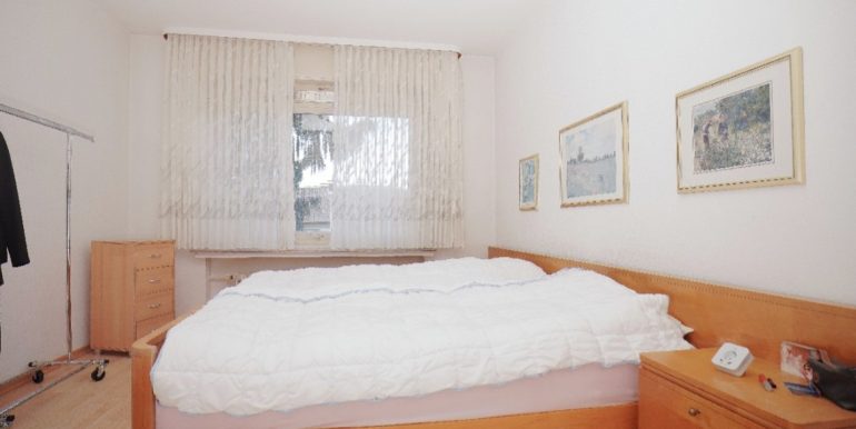 Schlafzimmer im Ergeschoss