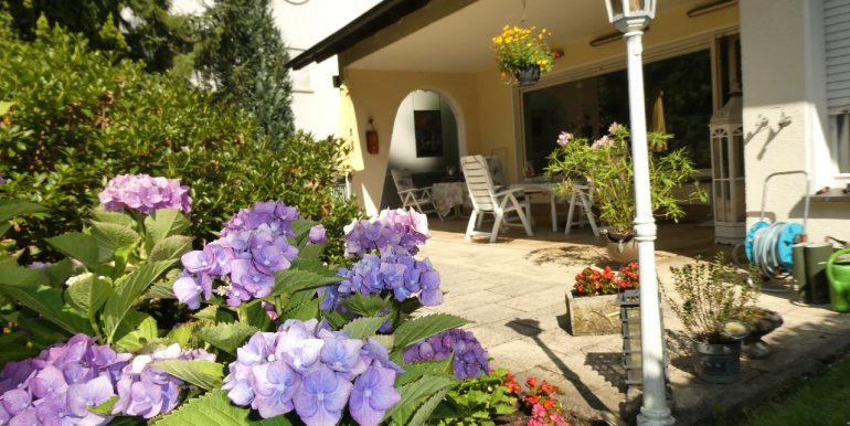 Hauptterrasse vom Garten