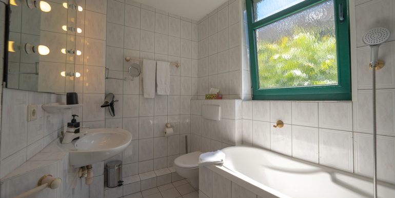 Badezimmer 1