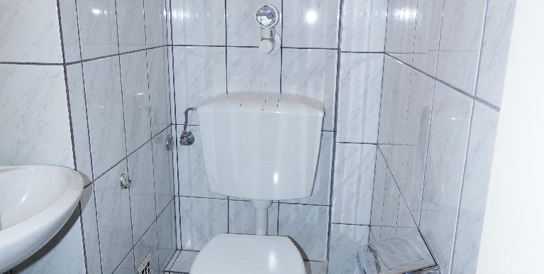 separates WC