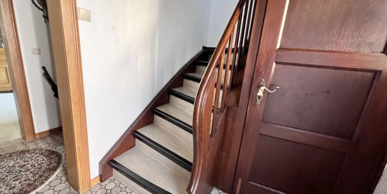 Treppe zum Obergeschoss