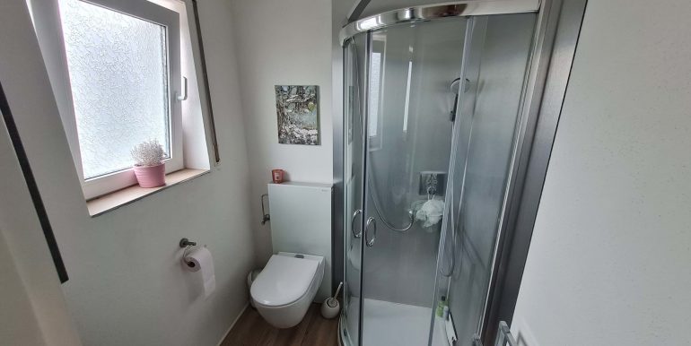 neues Duschbad EG
