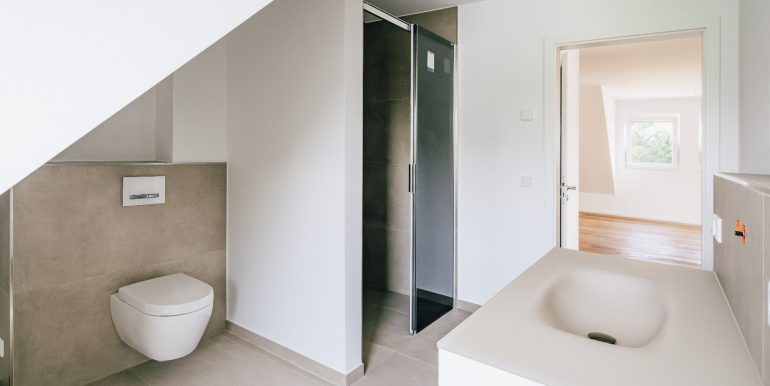 Beispiel Badezimmer mit abgemauerter Dusche