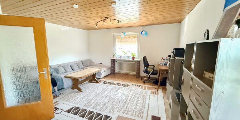 OG Mietwohnung Wohnzimmer