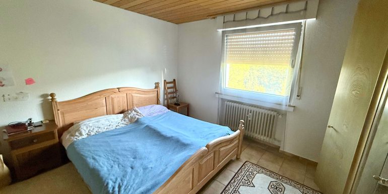 OG Mietwohnung Schlafzimmer