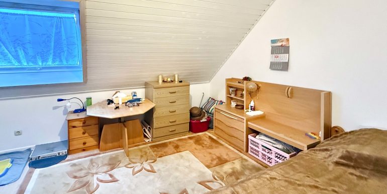 DG Mietwohnung Schlafzimmer 1