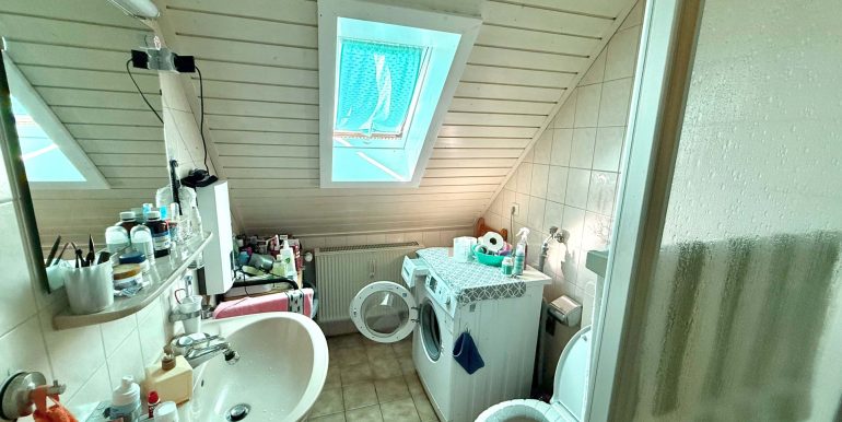 DG Mietwohnung Duschbad