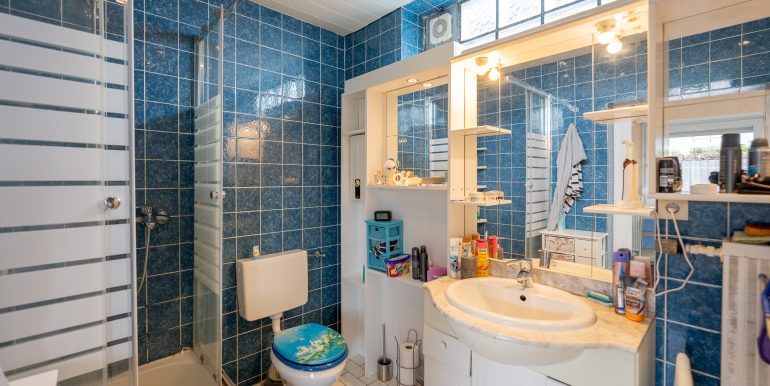 Badezimmer EG