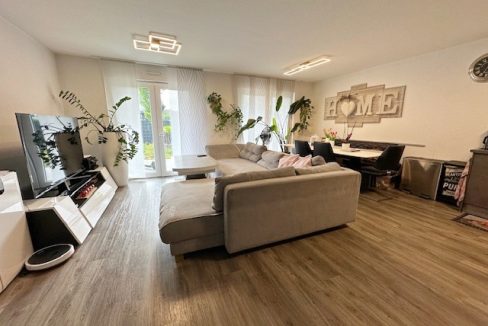Wohn und Esszimmer