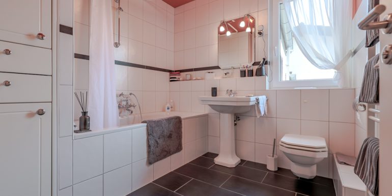 Badezimmer EG