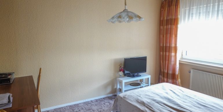 Erstes Schlafzimmer im OG