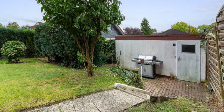 Durch Ihren Garten haben Sie einen dierketen Zugang zu Ihrer Garage.