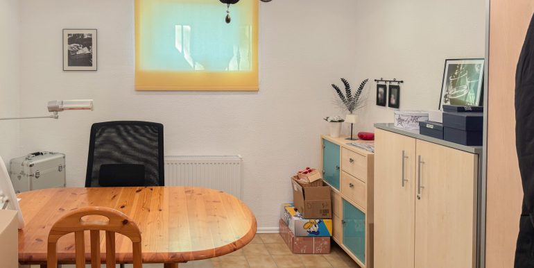 Büro KG