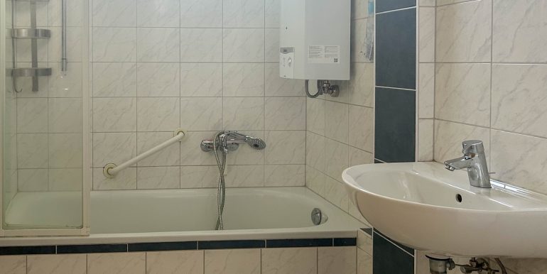 Tageslichtbad mit Wanne