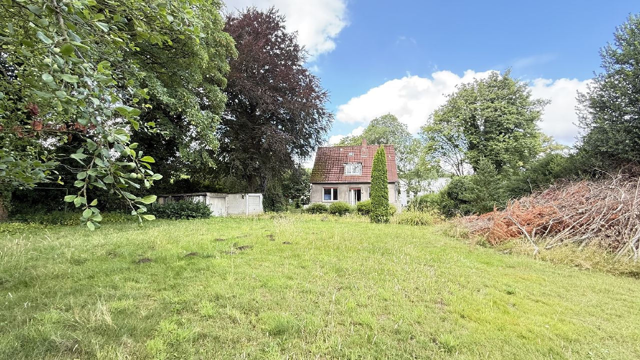 Traumhaftes Grundstück mit feststehendem Einfamilienhaus