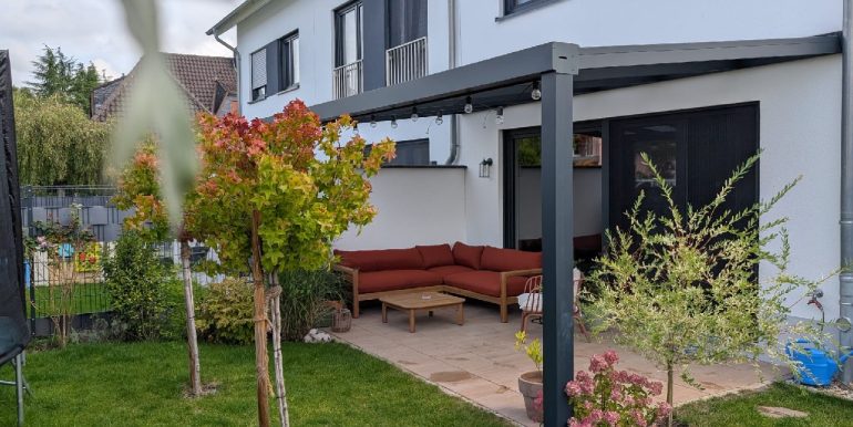 Terrasse und Gartenbereich