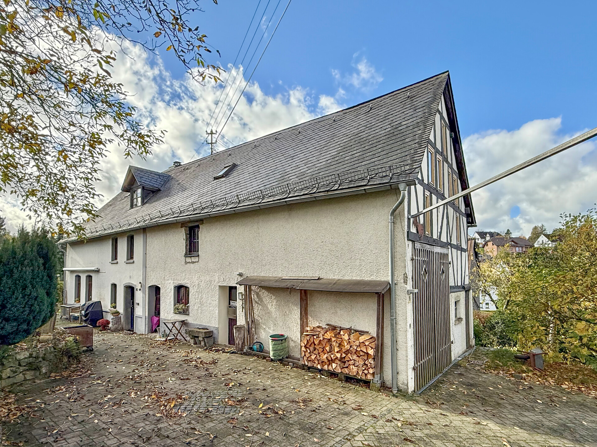 Stilvoll & liebevoll saniertes Fachwerkhaus mit Charme auf schönem, großen Gartengrundstück!