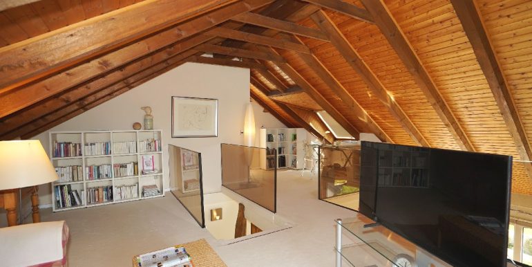 Empore Teilansicht 2