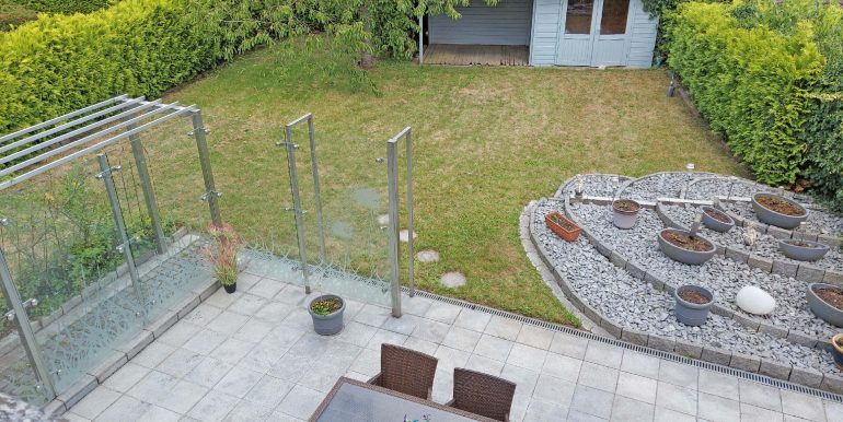 Blick in den Garten aus dem DG