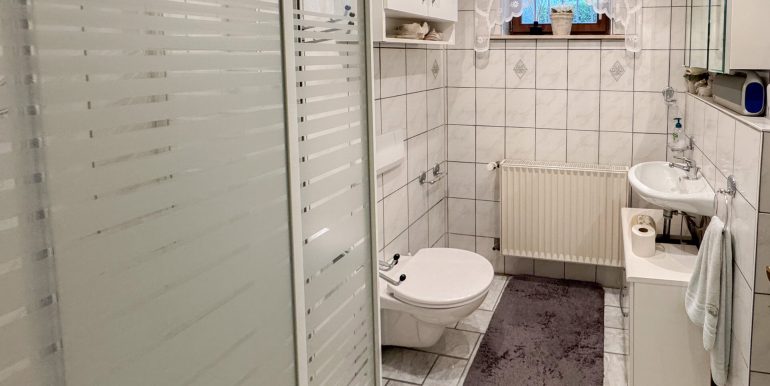 Tageslichtbad mit Dusche KG