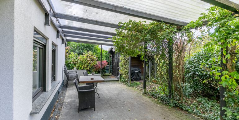 Überdachte Terrasse