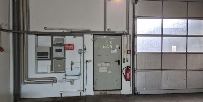 Durchgang zum Bürotrakt