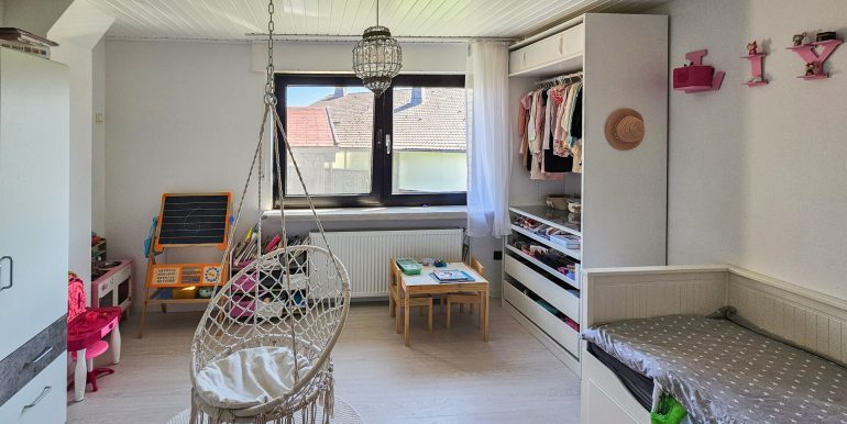 Kinderzimmer EG