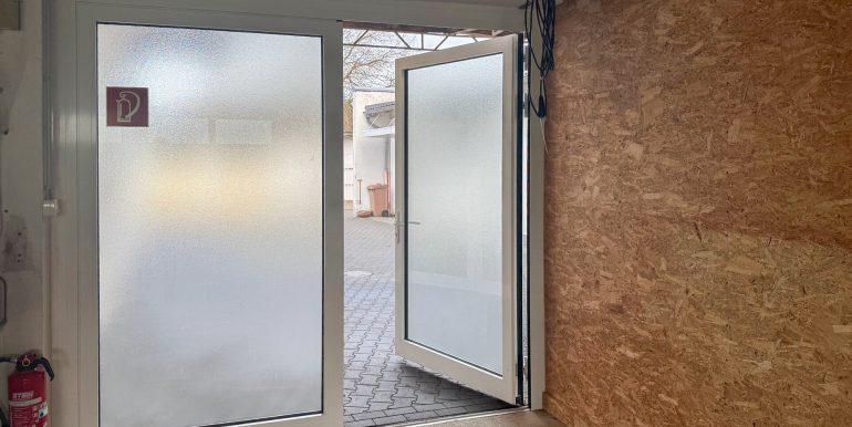 Separater Eingang Halle