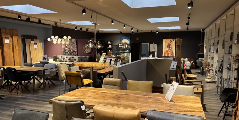 Hinterer Teil mit Treppe zum Lager