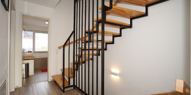 Diele + Treppe im OG