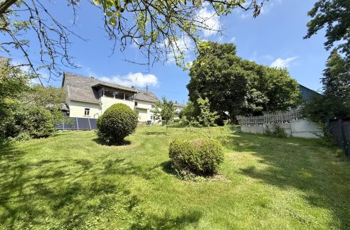 Weitläufiges Grundstück