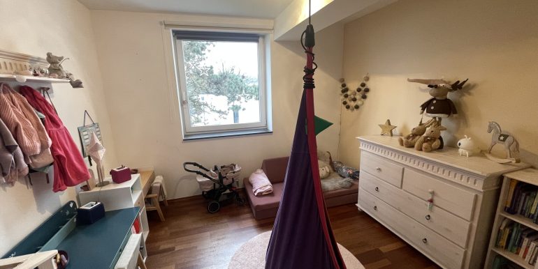 kleineres Schlafzimmer