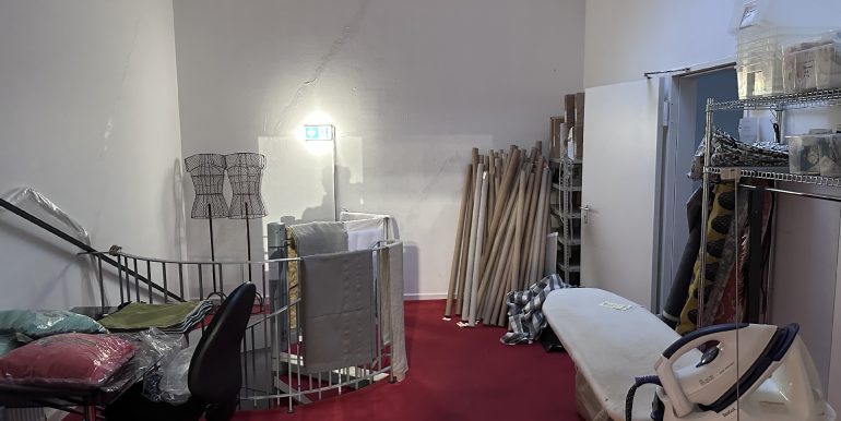 Lagerbereich mit Zugang zum Kellerlager