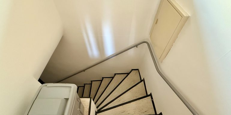 Abgang ins Untergeschoss