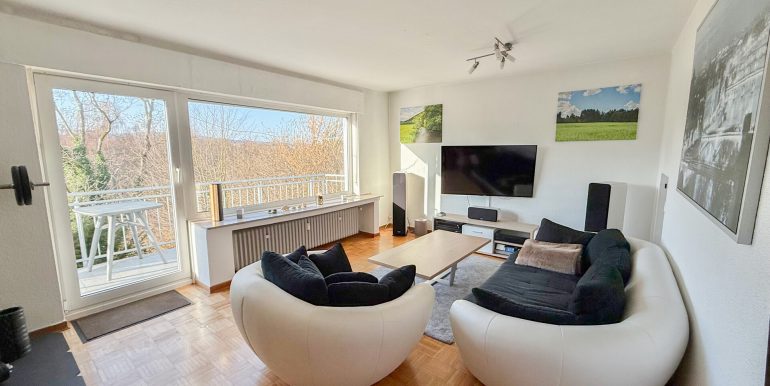 UG Wohnzimmer mit Balkon