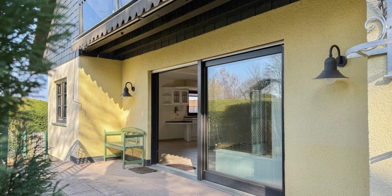 EG Terrasse mit Markise