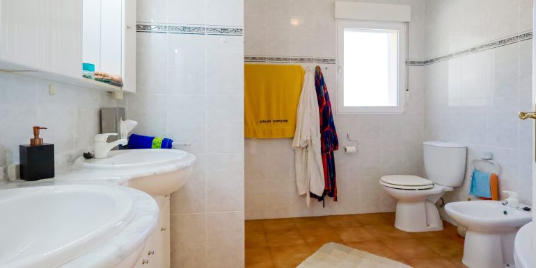 Wanne und Dusche, Bidet