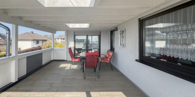 überdachte Terrasse