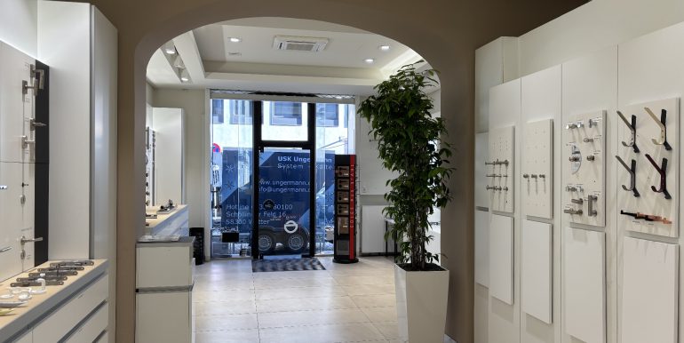 Mittlerer Teil - Blick Schaufenster