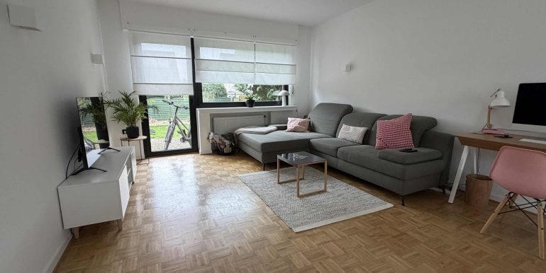 Wohnzimmer mit Terrassentür