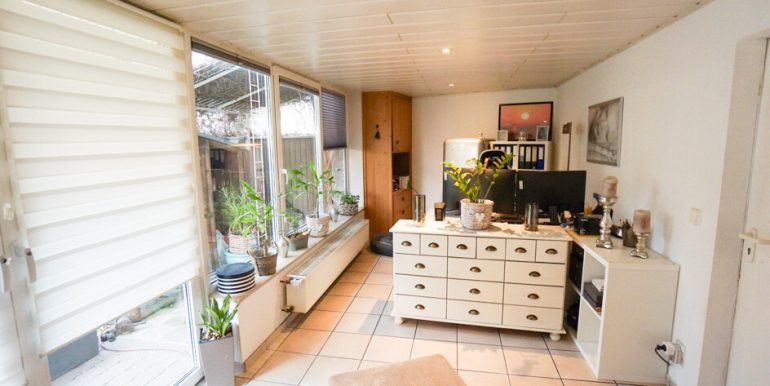 mit Blick in den Garten