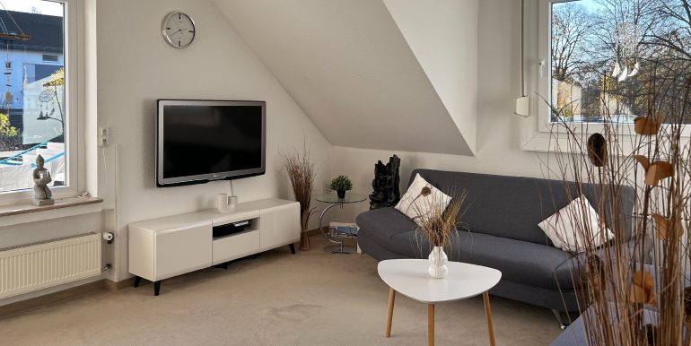 helles Wohnen mit Balkon