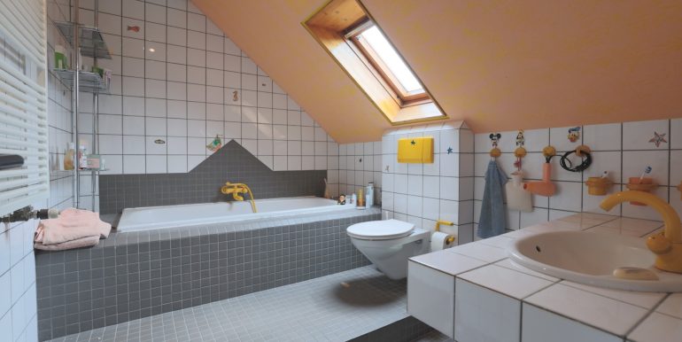 Badezimmer im DG
