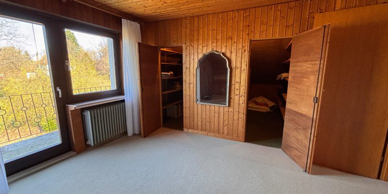 Schlafzimmer DG