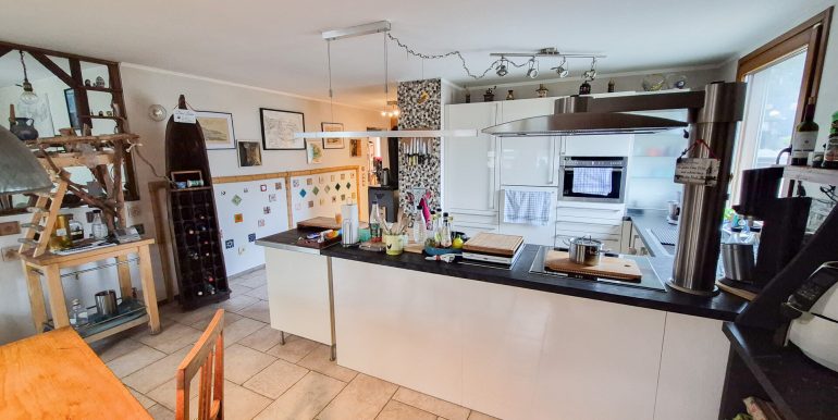 Essbereich mit offener Küche