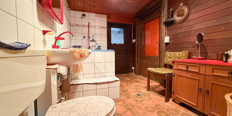 Badezimmer mit Tauchbecken